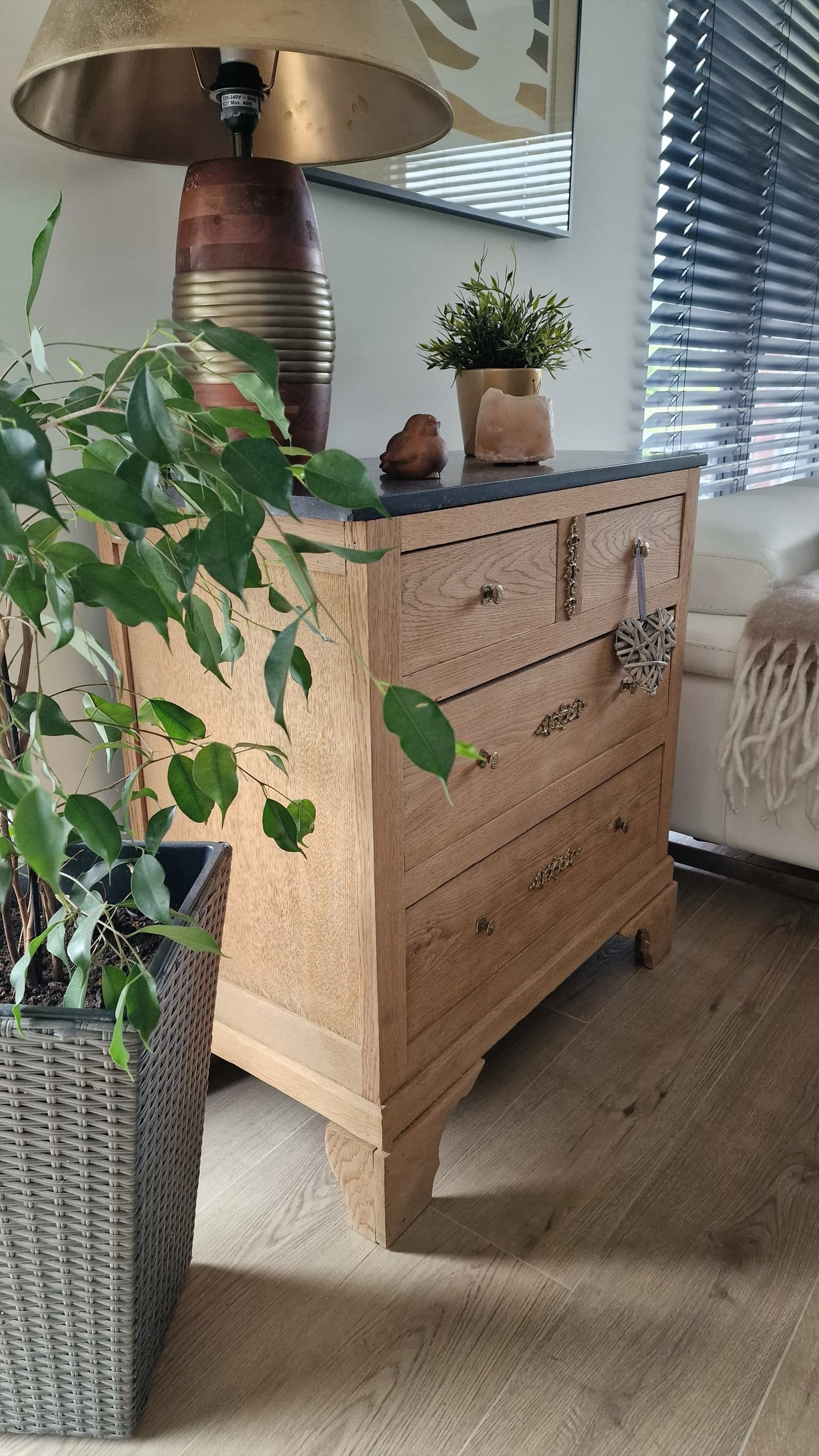 Commode chêne — vue de côté après aérogommage